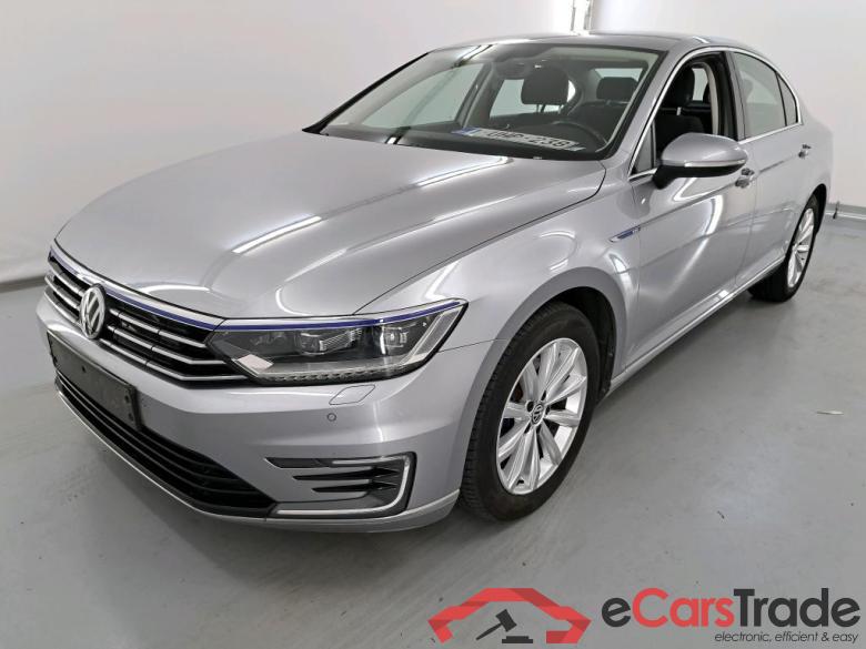 VOLKSWAGEN PASSAT GTE 1.4 TSI Business Plug-in Hybrid DSG #1