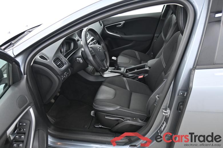 Volvo V40 2.0 D2 Kinetic LED-Xenon Navi 1/2 Leather Klima PDC ... #5