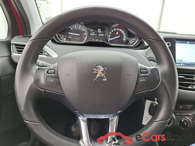 PEUGEOT 208 1.2 PureTech Signature #5