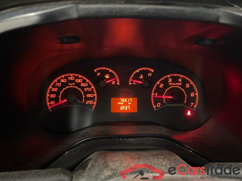 FIAT DOBLO CARGO MAXI - 2015 1.4i Base