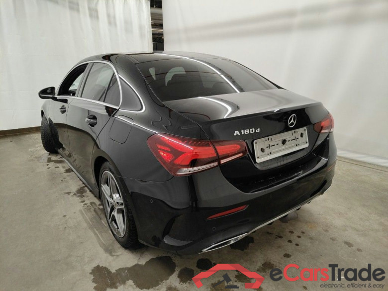 Mercedes A 180d AMG Aut. LED-Xenon Widescreen Navi Sport-Leather-Alcantara KeylessGo Klima PDC ... #4