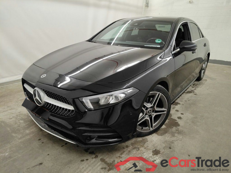 Mercedes A 180d AMG Aut. LED-Xenon Widescreen Navi Sport-Leather-Alcantara KeylessGo Klima PDC ...