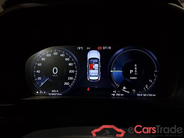 Volvo 81 VOLVO XC40 / 2017 / 5P / FUORISTRADA T4 PLUG-IN HYBRID AUTO RECHARGE INSCR N1 #4