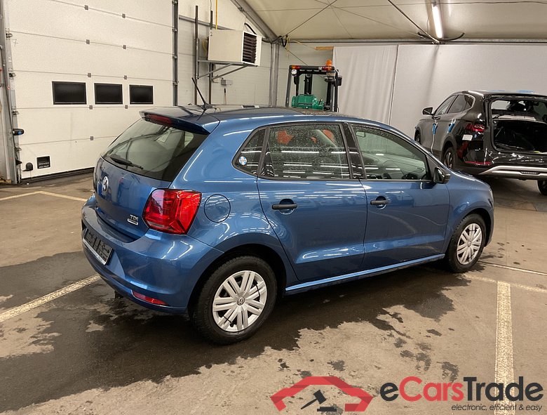 VOLKSWAGEN Polo Polo Trendline 1.4 TDI BlueMotion Technology 55 kW (75 ch) 5 vitesses manuel #2
