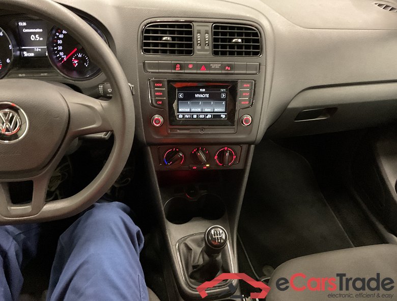 VOLKSWAGEN Polo Polo Trendline 1.4 TDI BlueMotion Technology 55 kW (75 ch) 5 vitesses manuel #5