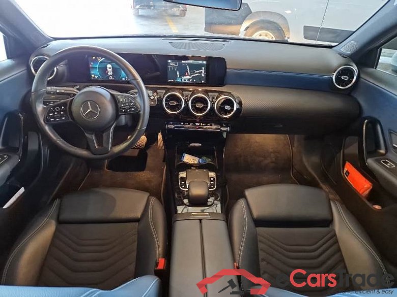 Mercedes 9 MERCEDES-BENZ CLASSE A / 2018 / 5P / BERLINA A 180 D AUTOMATIC BUSINESS #3