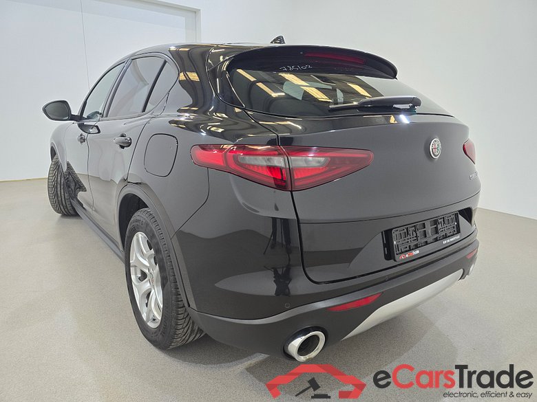 Alfa Romeo Stelvio 2.2d Aut. LED-Xenon Navi 1/2 Sport-Leather KeylessGo Camera Klima PDC ... #6