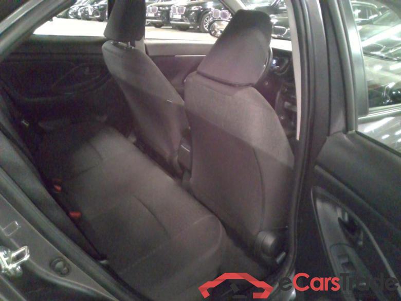 Yaris Cross 1,5 HEV 2WD Dynamic #6