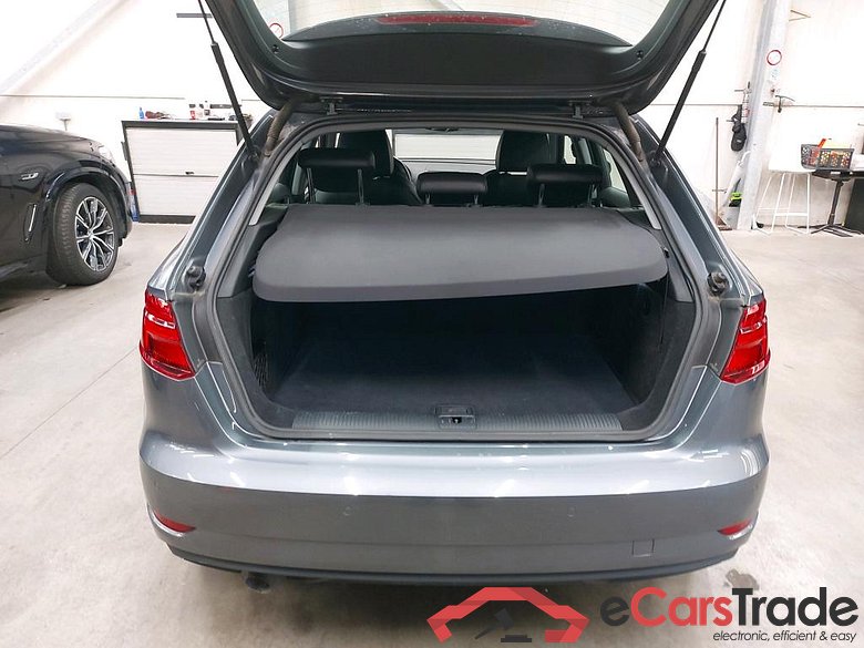 Audi A3 SB 1.6 30 TDI LED-Xenon Navi Sport-Leather Klima PDC ... #6