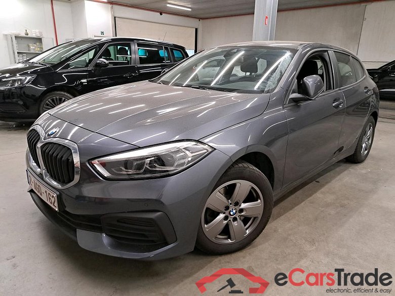 BMW - BMW 1 HATCH 118iA 136PK Advantage Pack Business & Live CockPit Plus & PDC Front & Rear  * PETROL * #1