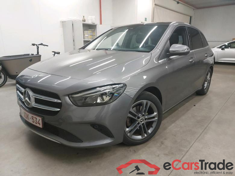 MERCEDES - MER B 180 d 116PK DCT Launch Edition  With Heated Seats & Cruise Control & Pano Roof & Trailer hook