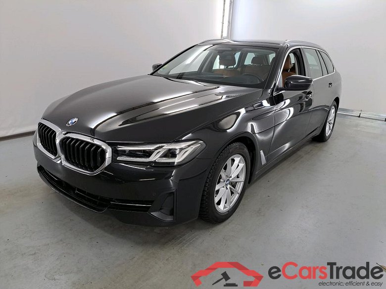 BMW 5 SERIES TOURING 3.0 530D XDRIVE AUTO TOURING Parking Assistant Driving Assistant Comfort