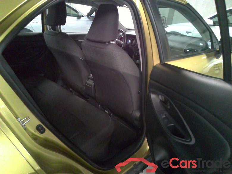 Yaris Cross 1,5 HEV 2WD Dynamic #6