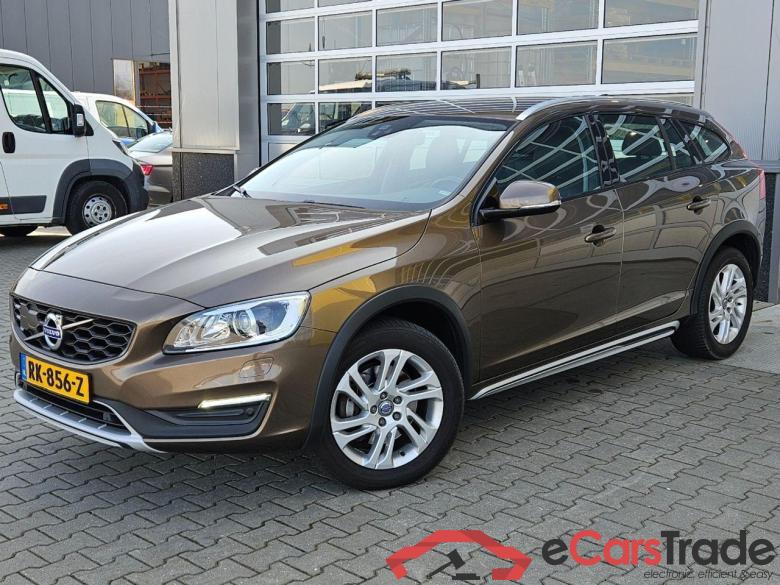 VOLVO V60 CROSS COUNTRY 2.0 D3 Polar+ #1