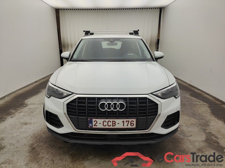 Audi Q3 45 TFSI e S tronic 5d
