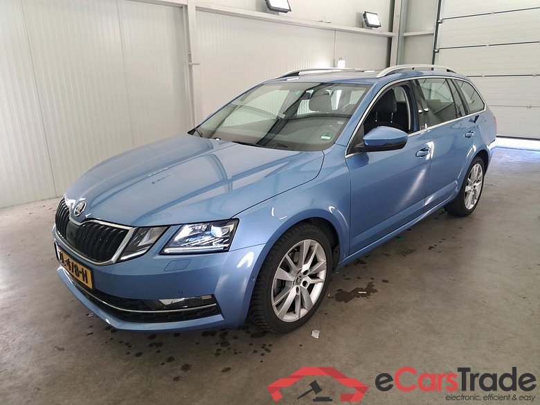Skoda Octavia Combi 13-19 Skoda Octavia Combi 1.5 TSI Greentech Style Business DSG 5d #1