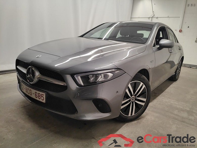 Mercedes-Benz A-Klasse Limousine A 250e Business Solution 4d #1