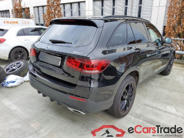 Mercedes GLC ´15 GLC -Klasse GLC 300 de 4Matic (253.911)AMG 2.0 AMG Line 225KW AT9 E6d #3