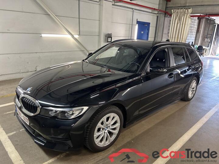 BMW 3 Reeks Touring 3 Reeks Touring 318dA (100 kW) (Mild Hybrid) 100kW/136pk  5D/P Auto-8