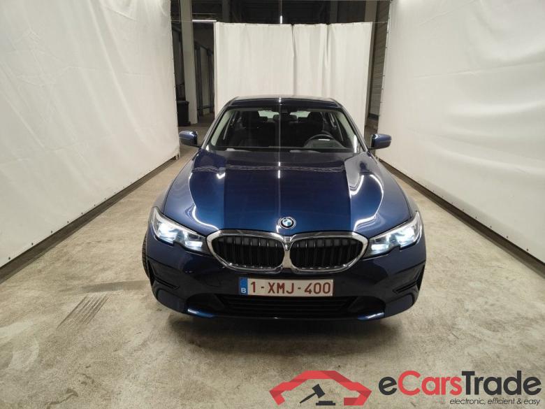 BMW 3 Reeks Berline 318dA (100 kW) 4d #1