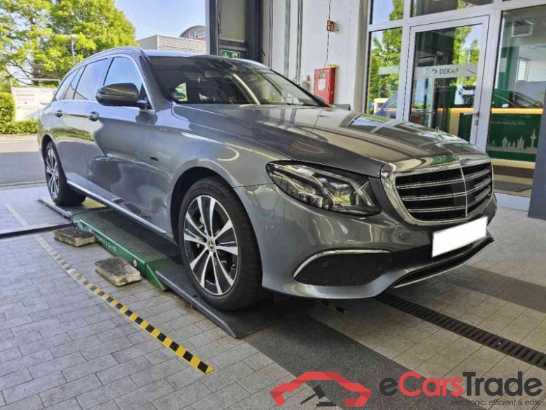 Mercedes-Benz E -Klasse T-Modell (BM 213)(06.2016->) DE - Kb5 E 300 de EU6d-T, T de Exclusive (EURO 6d-TEMP), 2018 - 2020 #2