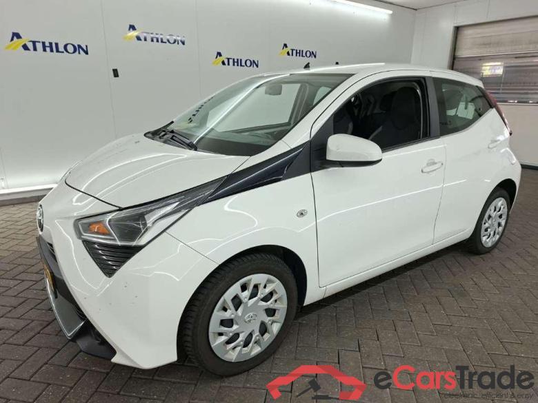 TOYOTA Aygo 1.0 VVT-i x-play 5D 53kW #1