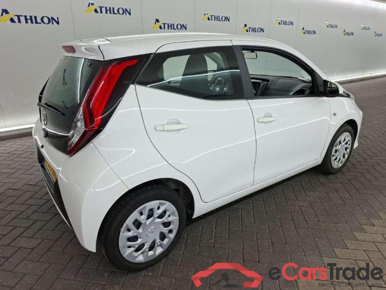 TOYOTA Aygo 1.0 VVT-i x-play 5D 53kW #3