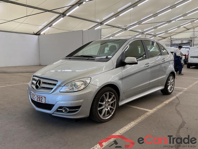 MERCEDES-BENZ B 180 CDI Essential