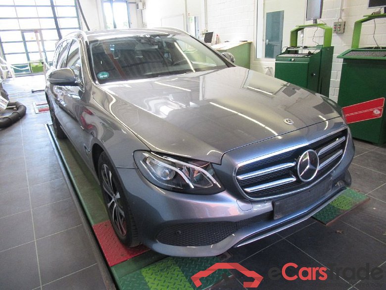 MERCEDES-BENZ E-Klasse 300 de T 9G-TRONIC Avantgarde #2