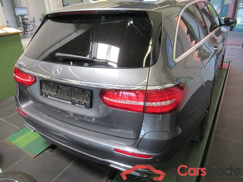 MERCEDES-BENZ E-Klasse 300 de T 9G-TRONIC Avantgarde #3