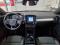 preview Volvo XC40 #2