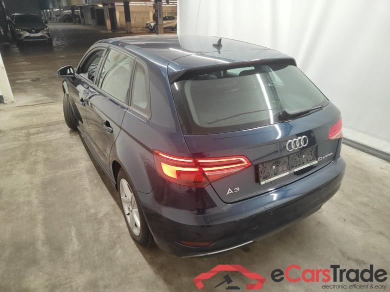 Audi A3 Sportback 40 e-tron S tronic 5d #4