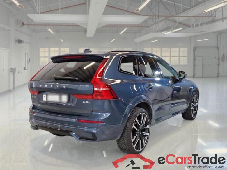 Volvo 57 VOLVO XC60 / 2021 / 5P / SUV B4 D AWD AUTOMATICO ULTIMATE DARK #2