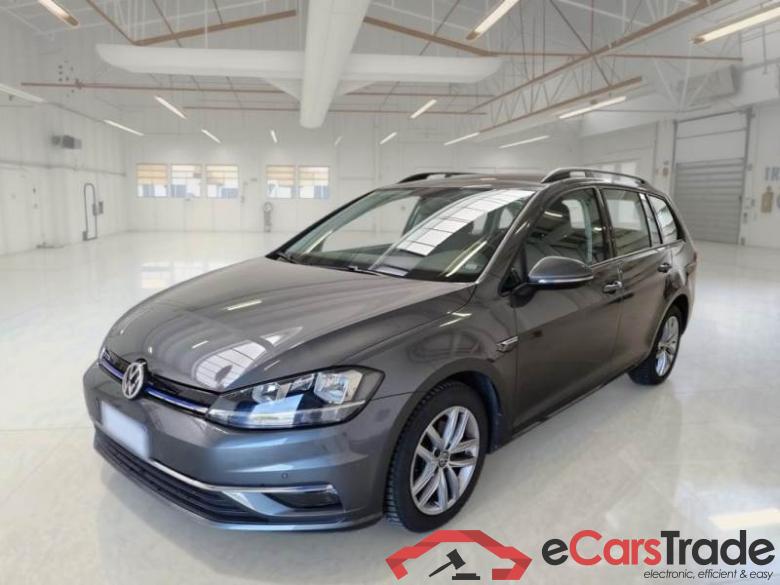 Volkswagen 94 VOLKSWAGEN GOLF VARIANT / 2017 / 5P / STATION WAGON 1.5 TGI BUSINESS BMT DSG #1