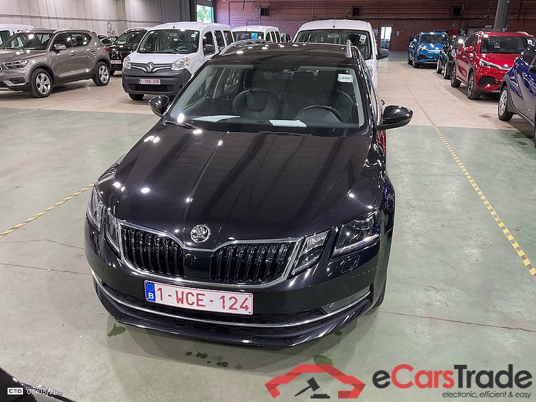 SKODA OCTAVIA COMBI DIESEL - 2017 1.6 CR TDi Style DSG (EU6.2) #1