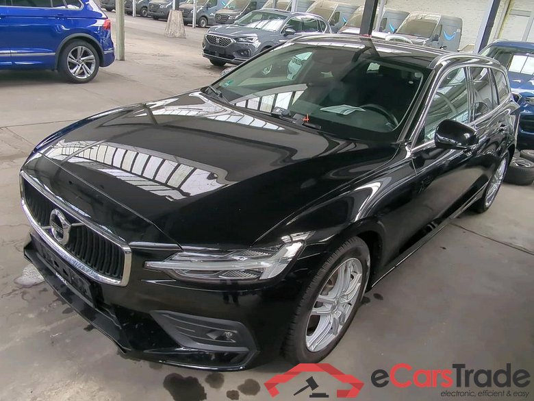 V60 Kombi Momentum Pro 2.0 D4 140KW AT8 E6dT #1