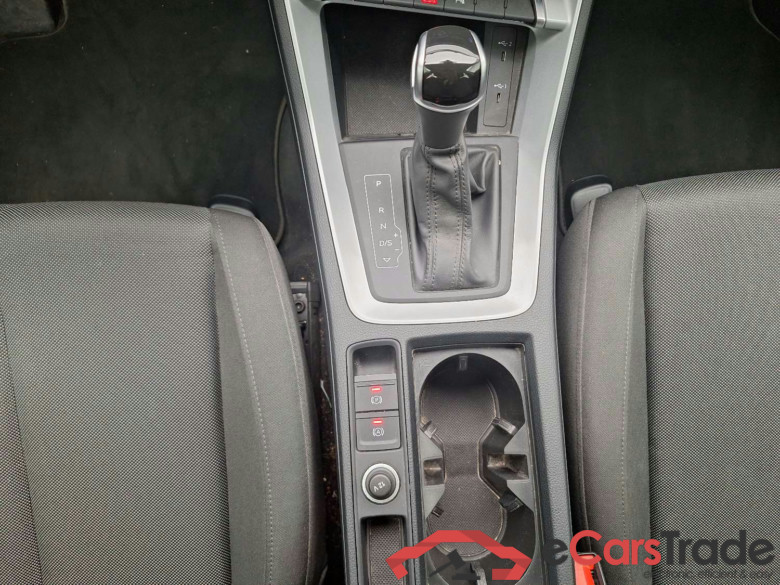Audi, Q3 '18 PHEV, Audi Q3 45 TFSI e S tronic S Line 5d