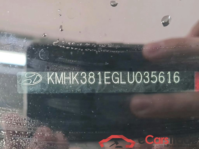 Hyundai KONA 1.6 GDI HEV Fashion 5d #6