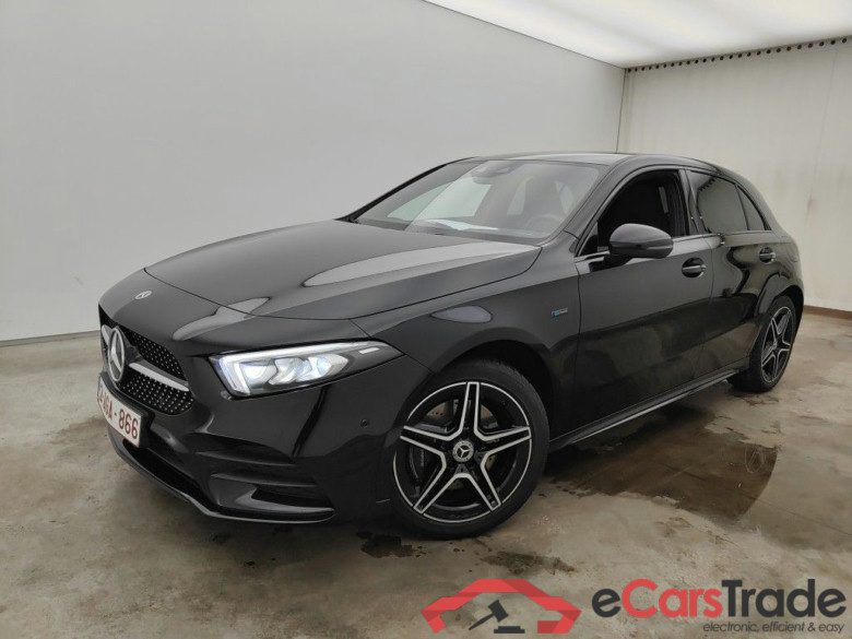 Mercedes-Benz A-Klasse A 250 e Business Solution 5d #1