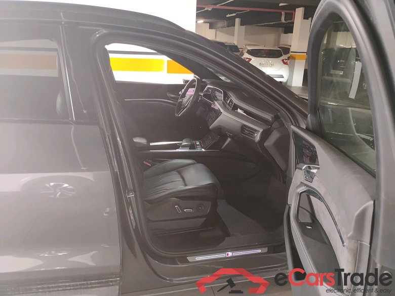 AUDI e-tron Sportback / 2019 / 5P / todoterreno Black line 55 quattro #6