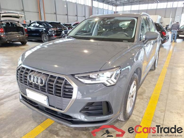 AUDI Q3 / 2018 / 5P / SUV 45 TFSI E S TRONIC BUSINESS #1 AUDI Q3 / 2018 / 5P / SUV 45 TFSI E S TRONIC BUSINESS #1