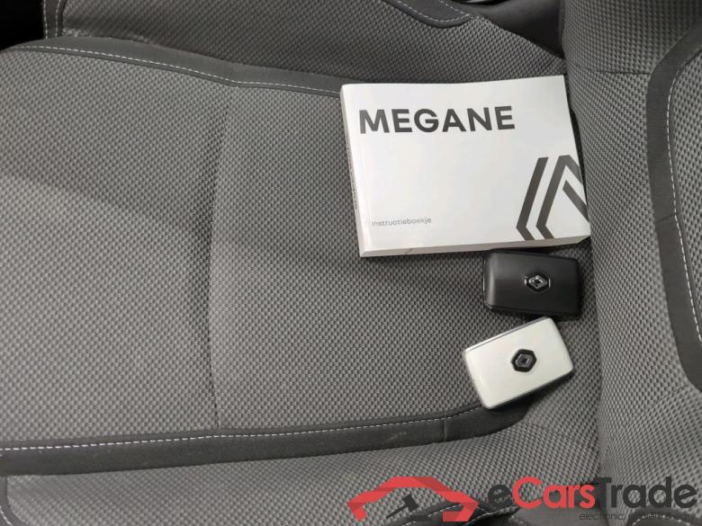 Renault Mégane Estate TCe 140 Equilibre 5d #4