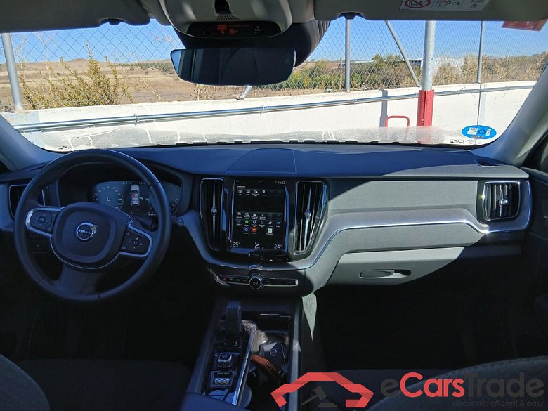VOLVO XC60 / 2017 / 5P / todoterreno 2.0 T6 AWD Recharge R-Design Exp Auto #3