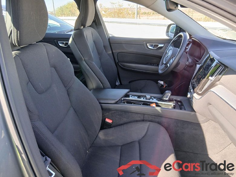 VOLVO XC60 / 2017 / 5P / todoterreno 2.0 T6 AWD Recharge R-Design Exp Auto #6