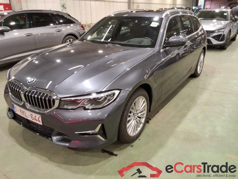 BMW 3 TOURING - 2019 330eA PHEV #1