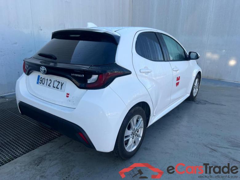 TOYOTA Yaris / 2020 / 5P / berlina con portón 1.5 120H Business Plus #2
