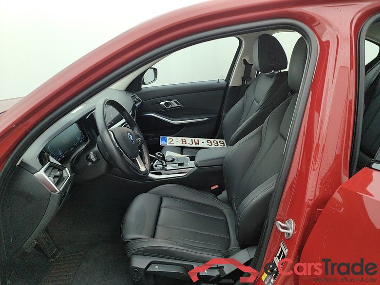 BMW 3 Reeks Berline 320e (150 kW) 4d #3