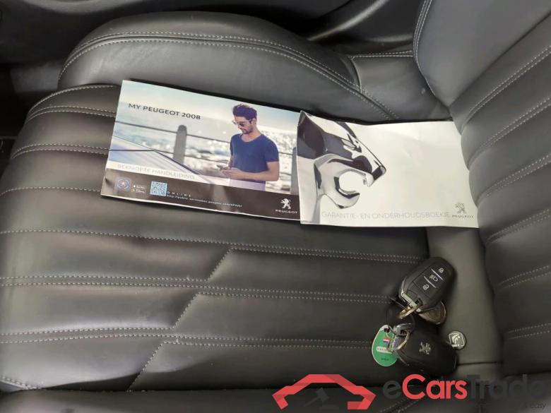 Peugeot e-2008 GT EV 50kWh 136 5d #4