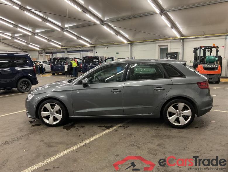 AUDI A3 Sportback Audi A3 Sportback Ambition 1.6 TDI  81(110) kW(ch) 6 vitesses #3