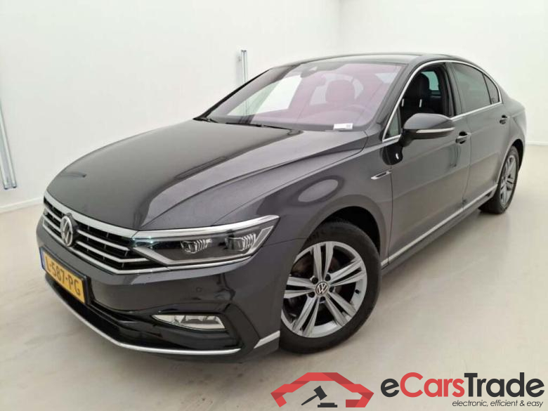 VOLKSWAGEN PASSAT 1.5 TSI R-Line Business + DSG